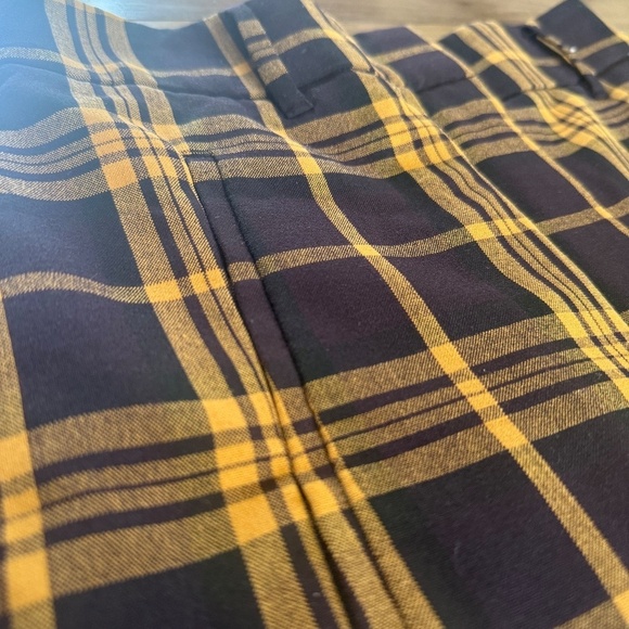 Aritzia Wilfred Size 2 | Plaid Trousers | Classic Tailored Look - Picture 3 of 5